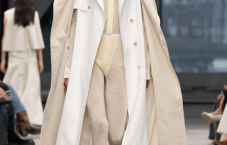 Calvin Klein Automne-Hiver 2026 : discipline formelle, mais déficit d’autorité