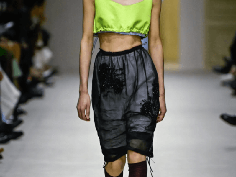 Prada Automne-Hiver 2026 : l&rsquo;opacité comme signal du luxe