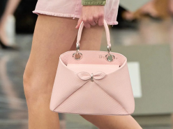 Dior lance son sac Cigale, hommage aux archives de la maison