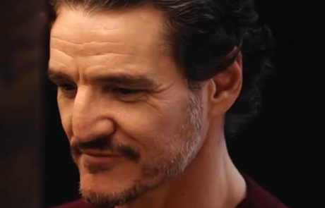 Chanel nomme Pedro Pascal comme nouvel ambassadeur