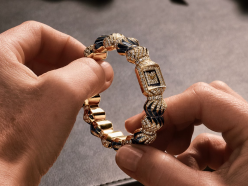 Cartier présente sa montre Myst, entre horlogerie et joaillerie