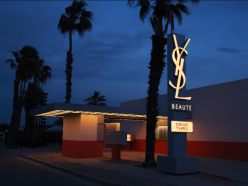 Saint Laurent Beauté à Coachella : une stratégie d’ancrage culturel sur le marché américain