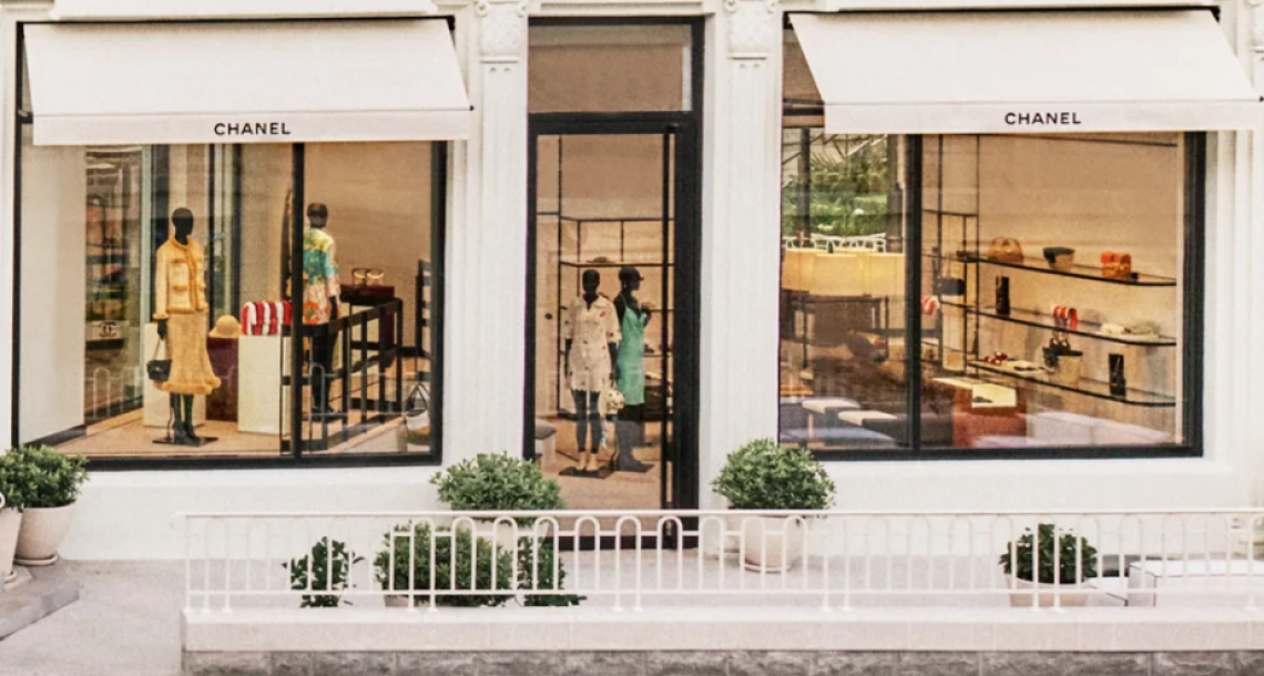 Chanel ouvre une boutique éphémère à Biarritz avant son défilé Croisière 2026
