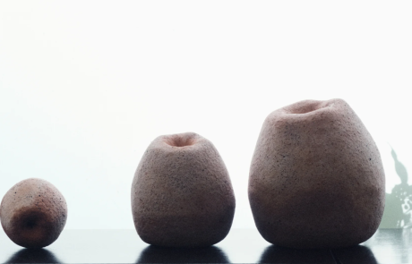 Lemaire étend son univers lifestyle avec la collection Scented Objects
