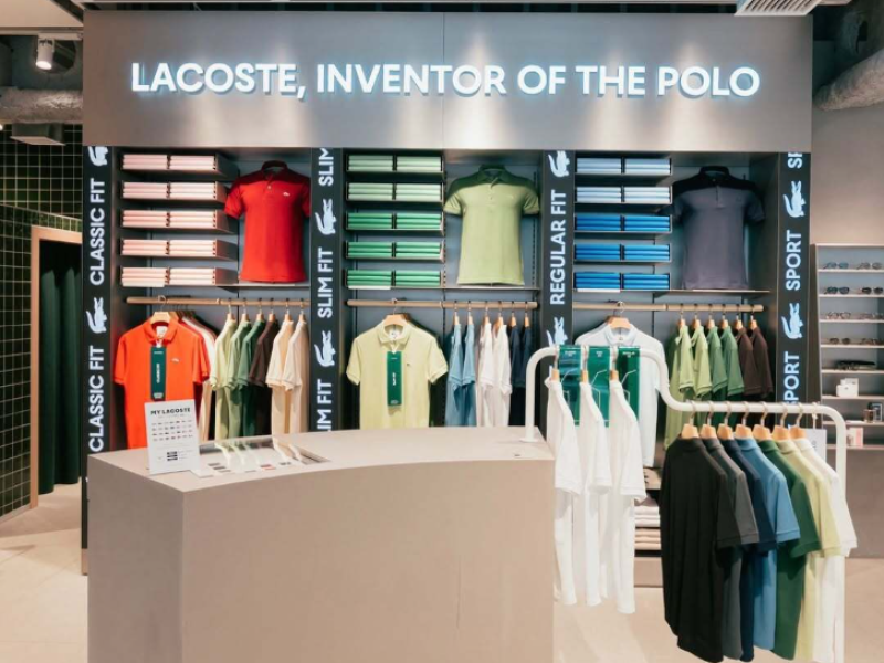 Lacoste relance sa collection Godzilla au Japon