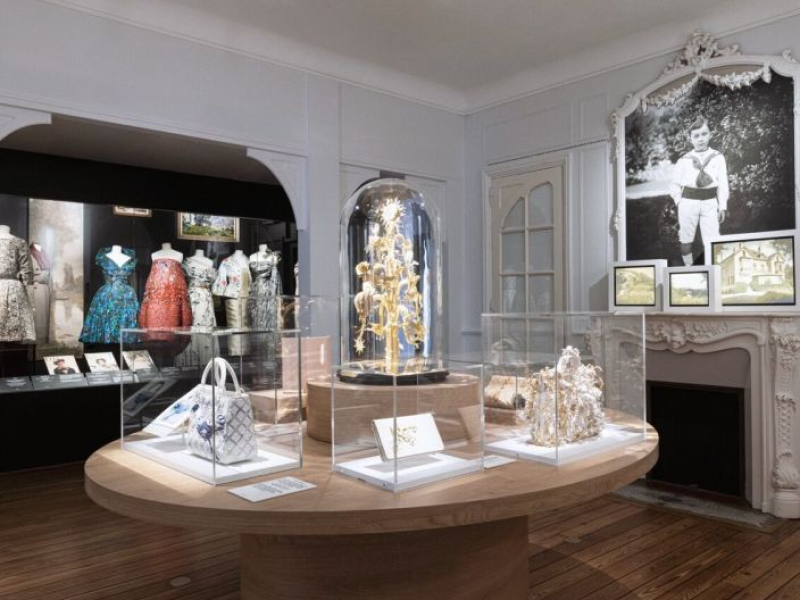 Dior inaugure une grande rétrospective à Granville en 2026