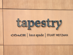 Tapestry développe Mira, une IA propriétaire dédiée à la mode et au luxe