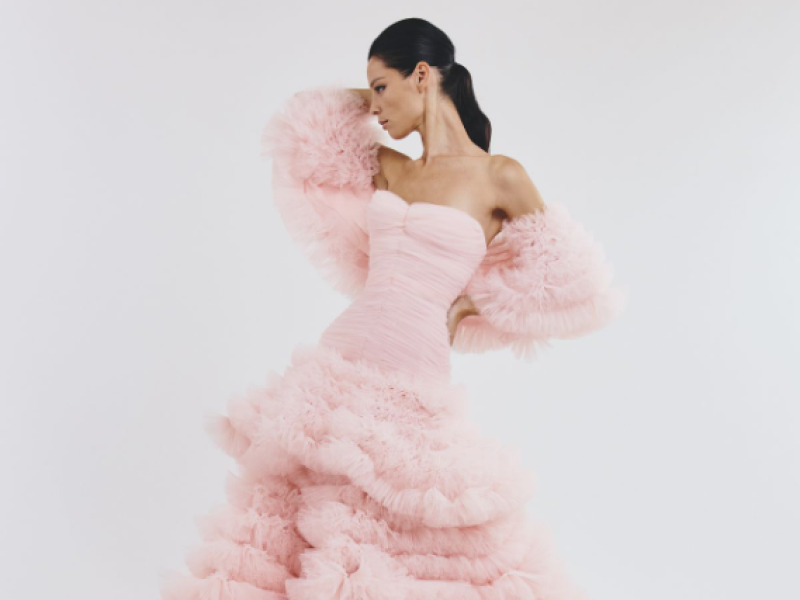 Artémis rétrocède Giambattista Valli à son fondateur
