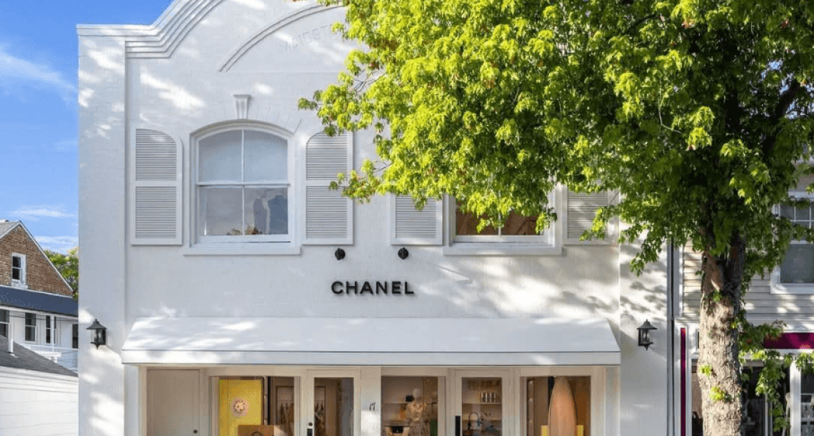 Pop-up store luxe été 2026 | Chanel ouvre sa boutique d&rsquo;été dans les Hamptons