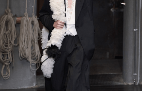 Simone Rocha défilé menswear 2027 : une collection entre romantisme et tension contemporaine