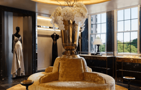 Schiaparelli agrandit sa boutique chez Bergdorf Goodman et confirme ses ambitions aux États-Unis