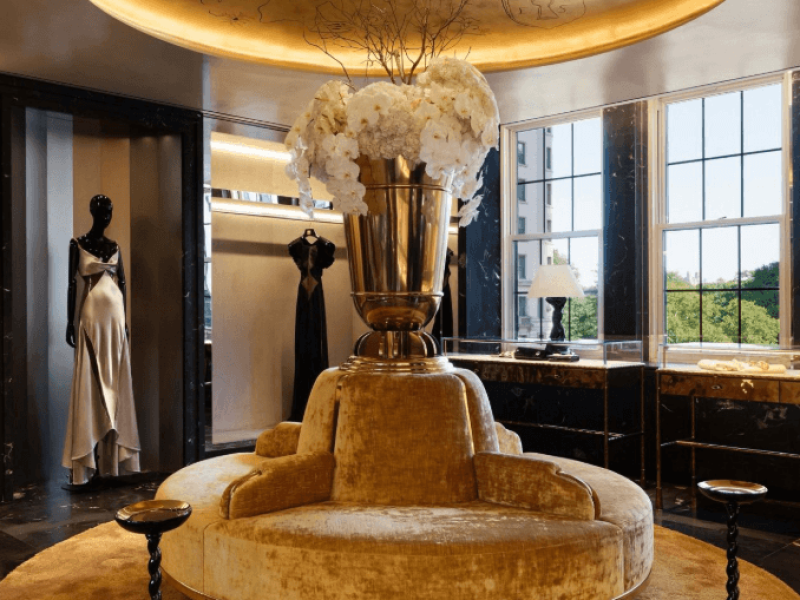 Schiaparelli agrandit sa boutique chez Bergdorf Goodman et confirme ses ambitions aux États-Unis