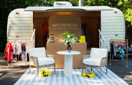 Pop-up store luxe été 2026 | Mytheresa présente une boutique mobile dans les Hamptons