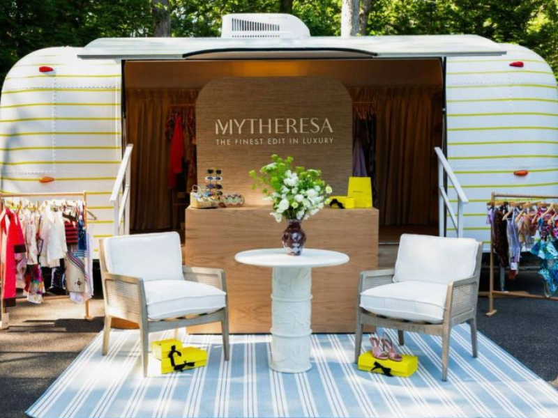 Pop-up store luxe été 2026 | Mytheresa présente une boutique mobile dans les Hamptons