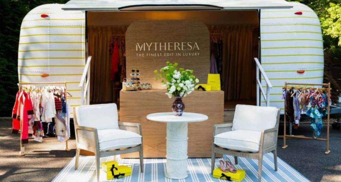 Pop-up store luxe été 2026 | Mytheresa présente une boutique mobile dans les Hamptons