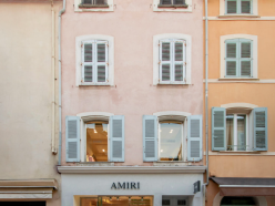 Pop-up store luxe été 2026 | AMIRI ouvre une boutique saisonnière à Saint-Tropez