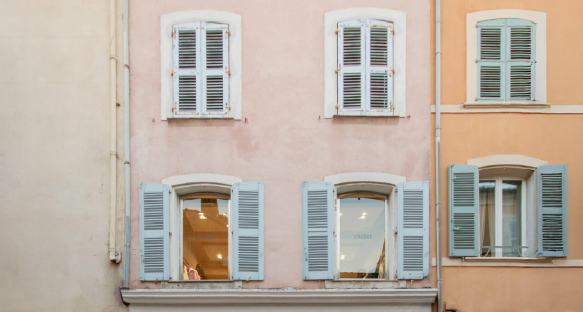 Pop-up store luxe été 2026 | AMIRI ouvre une boutique saisonnière à Saint-Tropez