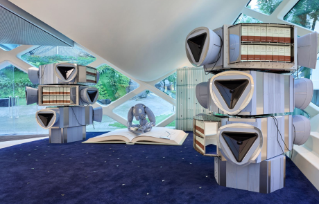 Prada s’associe à Gentle Monster pour une première collection eyewear exclusive