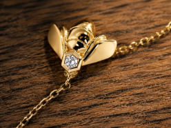 Chaumet dévoile sa première parure de haute joaillerie en or 100 % traçable
