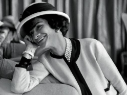Les perles Chanel : histoire d&rsquo;un symbole de féminité devenu un code de la maison