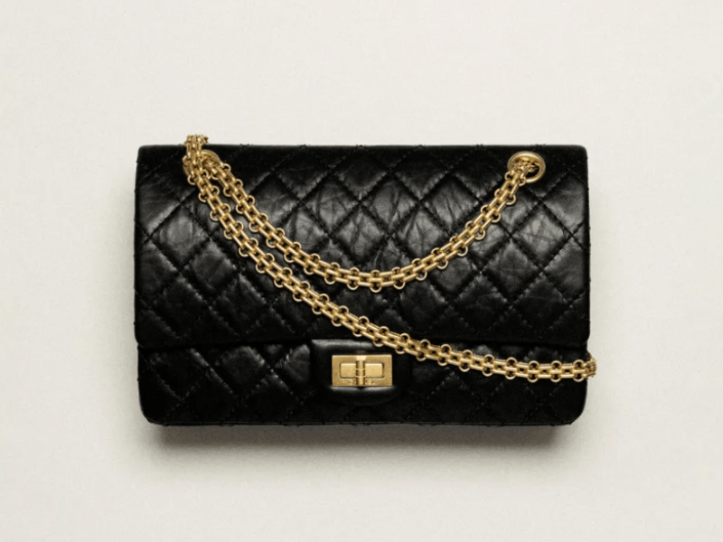 Le Chanel 2.55 : histoire du sac qui a révolutionné la maroquinerie de luxe