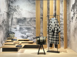 KENZO investit les vitrines des Galeries Lafayette Haussmann