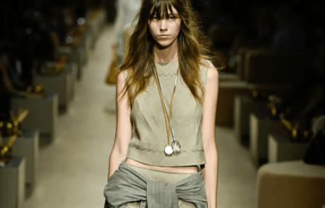Fashion Week Printemps-Eté 2027 | Coach : le vestiaire pointu qui cultive la désirabilité de la marque