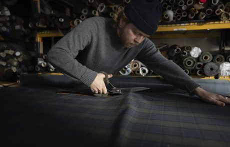 Barbour présente l&rsquo;exposition Tartan Reimagined à Londres pendant la Fashion Week
