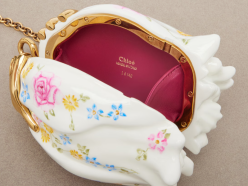Chloé dévoile la minaudière Souvenir Treasures Tulip
