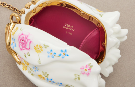 Chloé dévoile la minaudière Souvenir Treasures Tulip