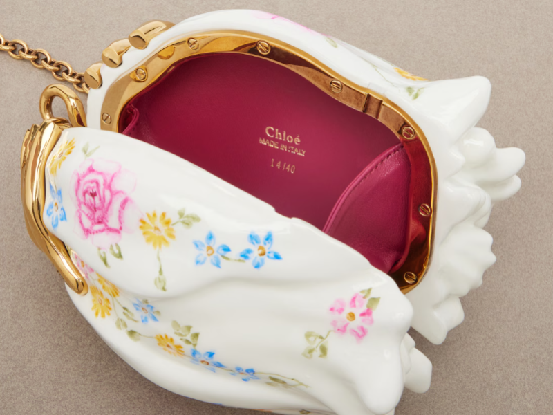 Chloé dévoile la minaudière Souvenir Treasures Tulip