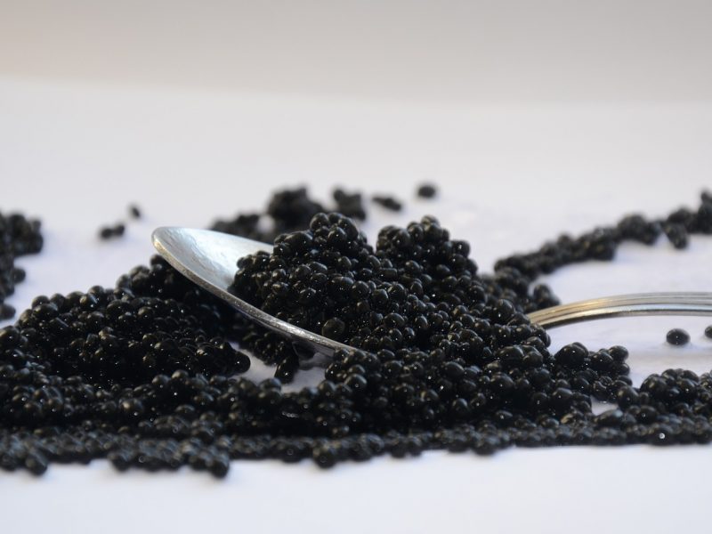 Le caviar : un produit de plus en plus accessible
