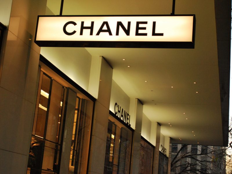 Ambiance religieuse au défilé Chanel