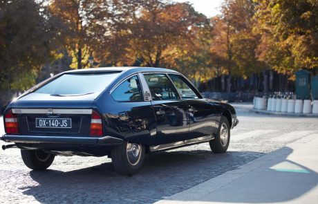 Le Crillon propose une balade exclusive en Citroën de 1976