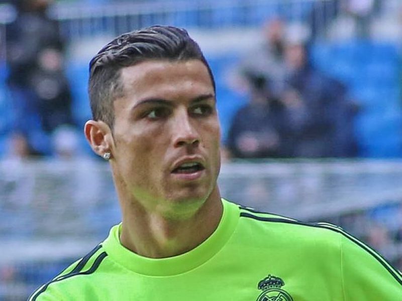 Cristiano Ronaldo lance sa première collection de lunettes