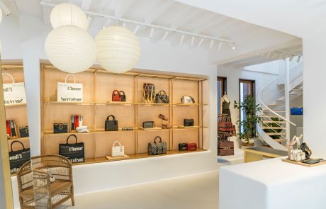 Dior ouvre son pop-up store à Mykonos