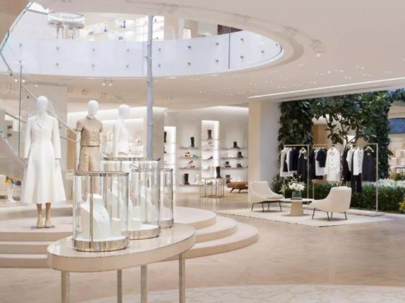 Dior rouvre sa boutique de l’avenue Montaigne