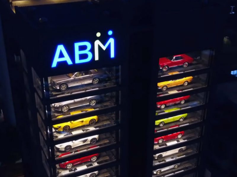 Innovation : le distributeur automatique de voitures de luxe à Singapour