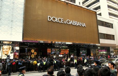 Accusé de racisme, Dolce & Gabbana annule un défilé en Chine