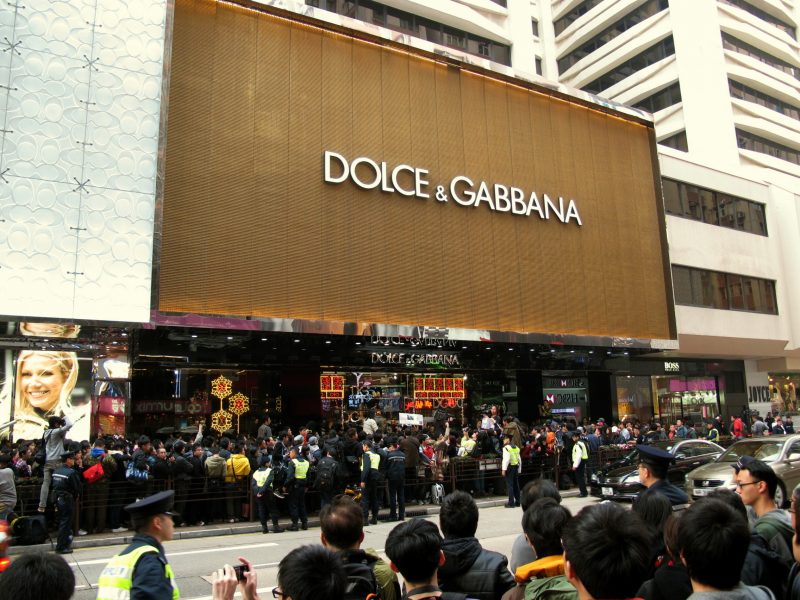 Accusé de racisme, Dolce & Gabbana annule un défilé en Chine