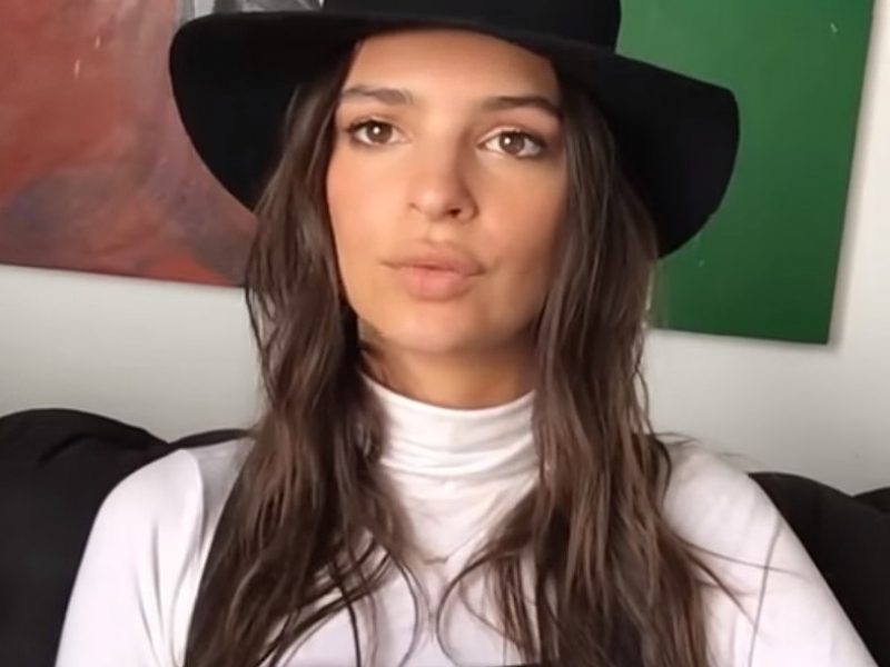 Emily Ratajkowski poursuit sa collaboration avec Paco Rabanne