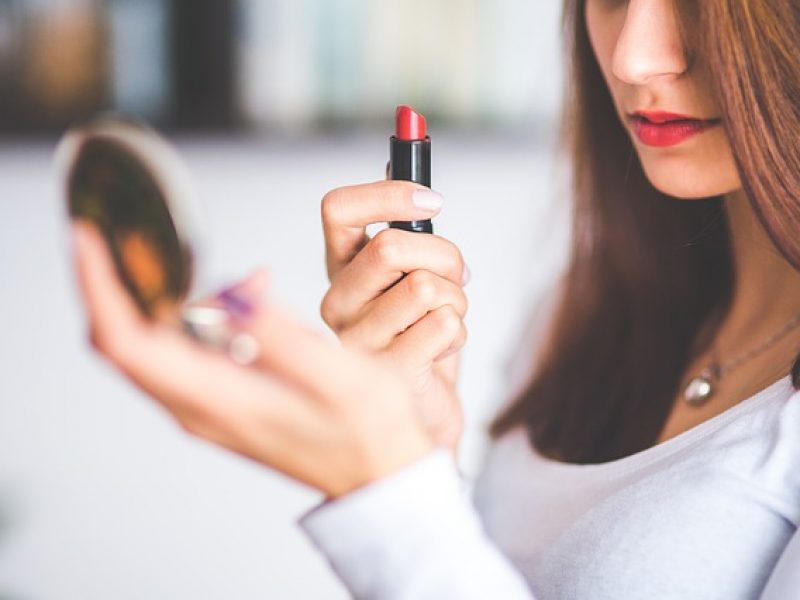 Lips to Envy : la personnalisation du rouge à lèvres selon Estée Lauder