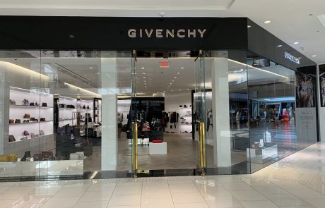 Thélios lance la fabrication des lunettes Givenchy