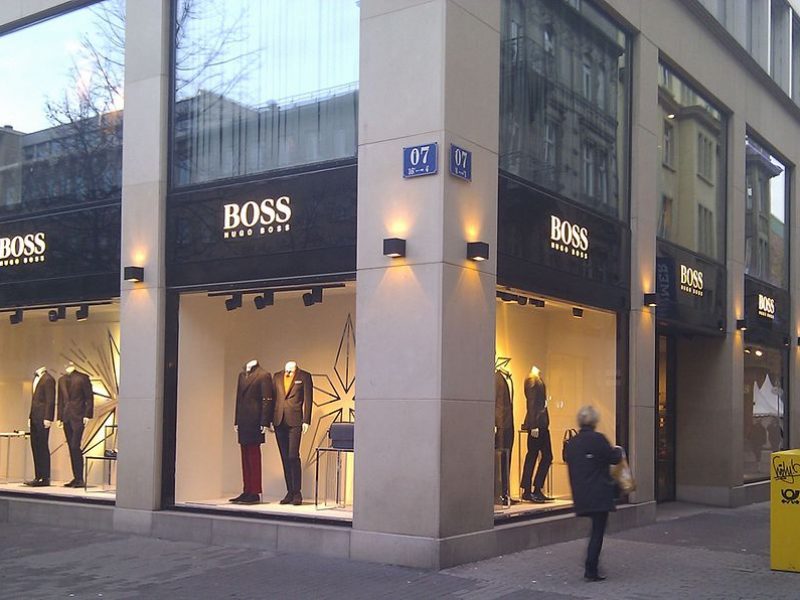 Hugo Boss lance sa collaboration avec le mannequin Caroline Daur