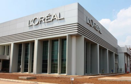 L’Oréal investit 15 millions d’euros dans son usine en Seine-Saint-Denis
