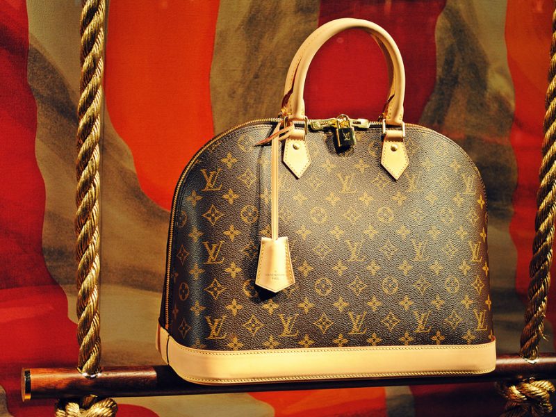 Louis Vuitton lance une campagne de recrutement pour son nouveau site à Vendôme