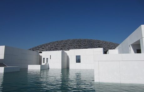 Exposition 10 000 ans de luxe : la perle d’Abou Dhabi présentée au Louvre Abu Dhabi