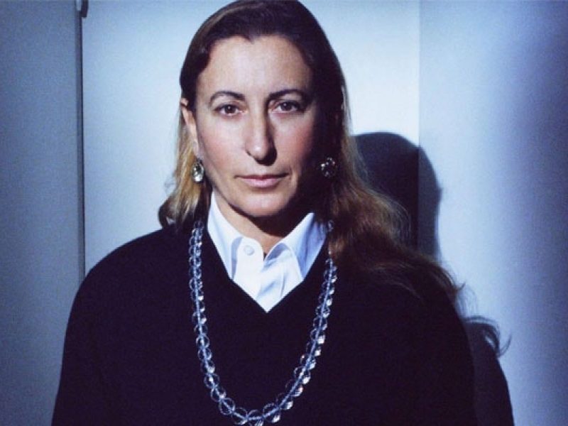 Miuccia Prada récompensée aux Fashion Awards 2018