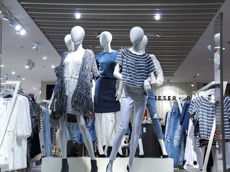 Baisse des ventes, en décembre, dans le secteur de la mode en France