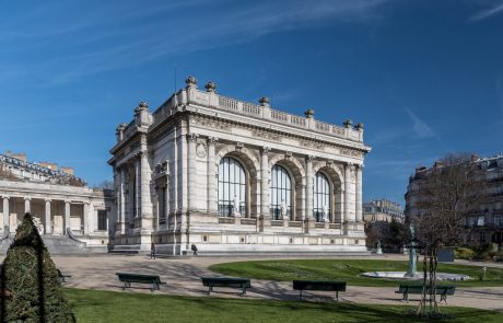 Le Palais Galliera rouvre ses portes et rend hommage à Chanel